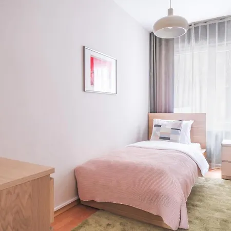 アパート Centrally Locat *