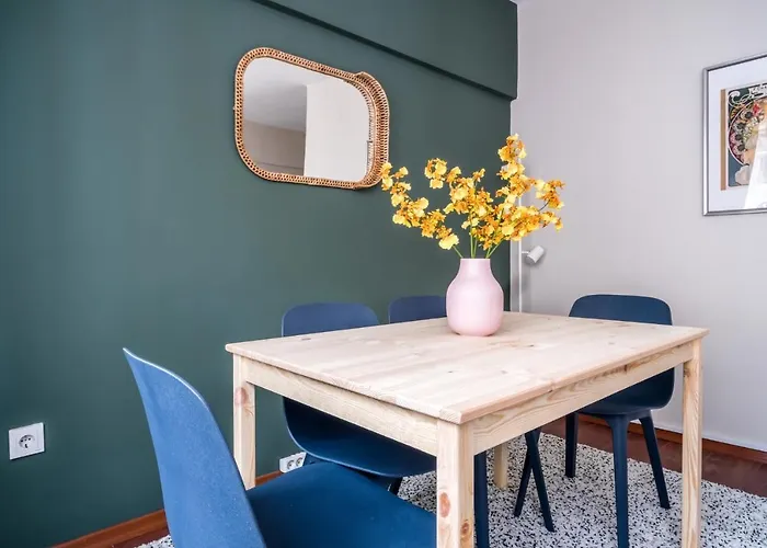 Centrally Locat Daire