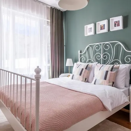 Daire Centrally Locat *