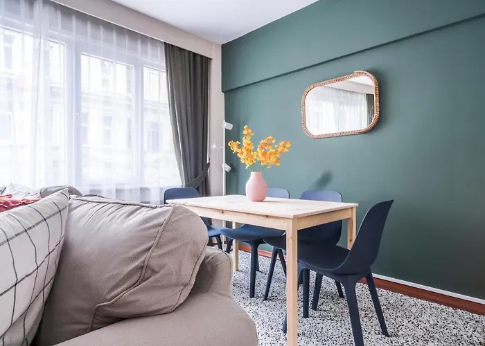 Daire Centrally Locat